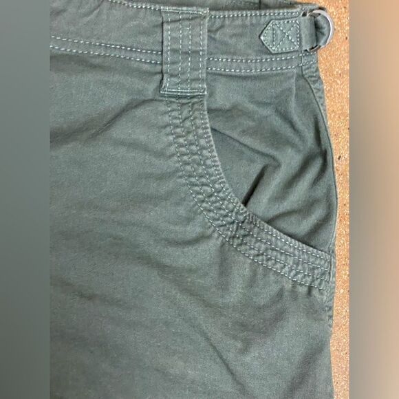 Athleta Jasper Green Organic Cotton Shorts w/Side Buckles (Size: 14) - Picture 14 of 16